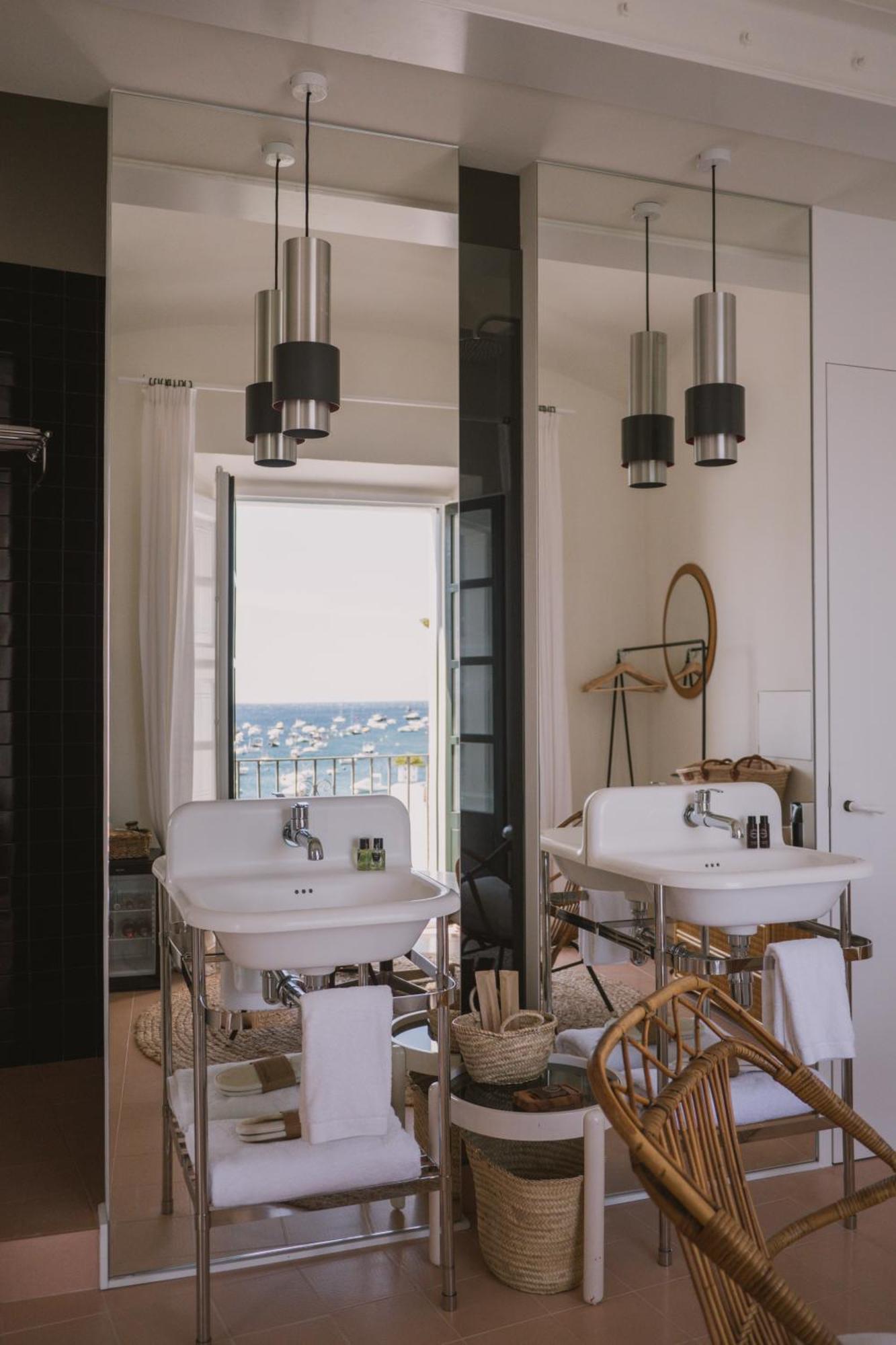 Can Set Cadaques Luaran gambar